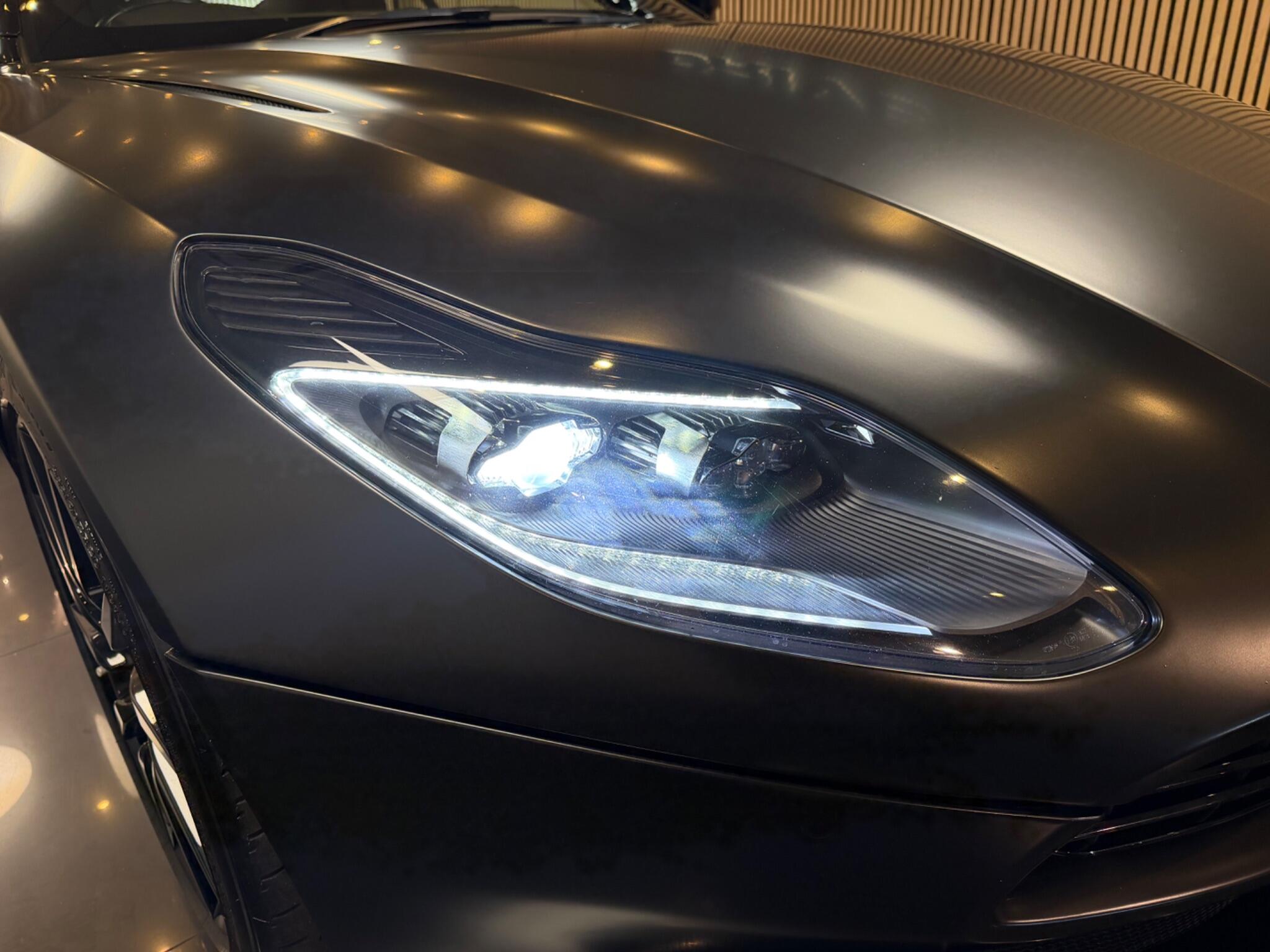 Aston Martin DB11